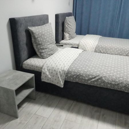 Appartement Посуточно Отличная Квартира В Центре à Oujhorod Extérieur photo