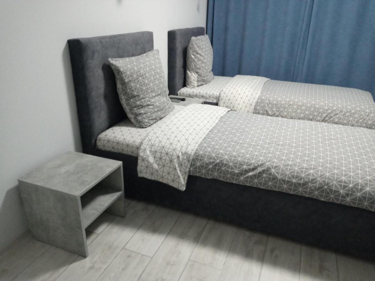 Appartement Посуточно Отличная Квартира В Центре à Oujhorod Extérieur photo